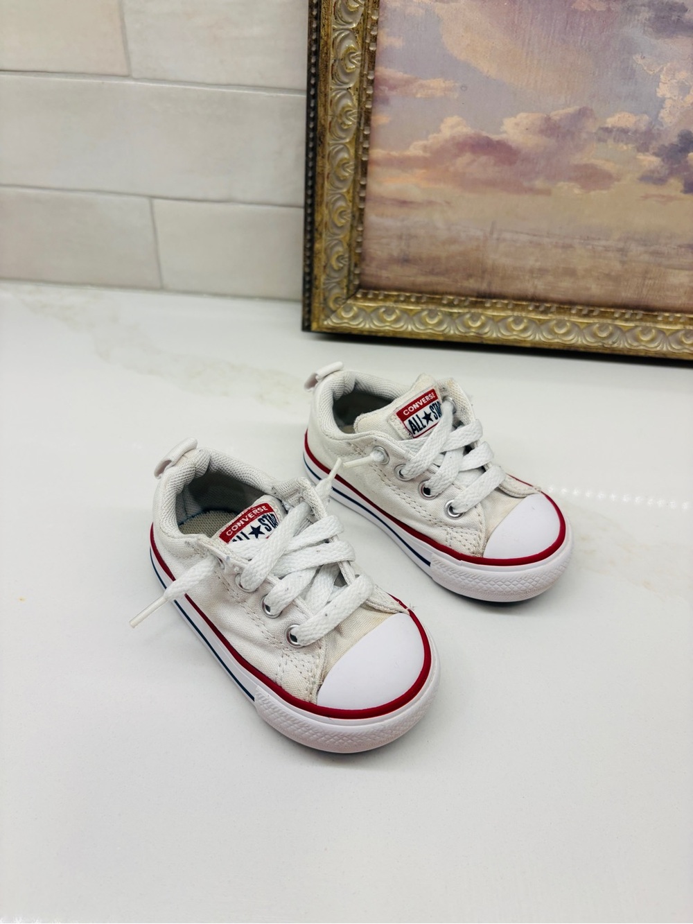 Converse Kids' Chuck Taylor All Star Low Top Sneakers - White/Red Size C4 - Picture 2 of 5